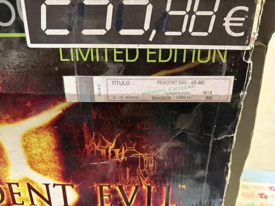 Xbox 360 Edição Limitada Resident Evil + 2 comandos + Caixa e manuais