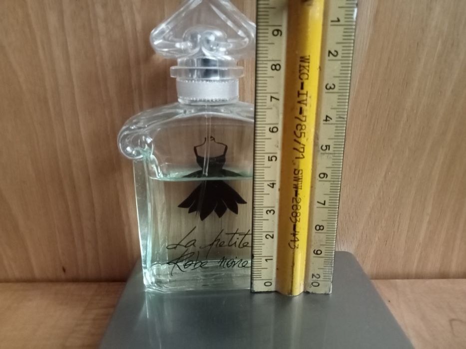perfum guerlain la petite robe noire.
