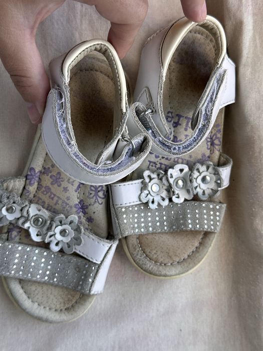 Сандали босоножки в хорошем состоянии кожа