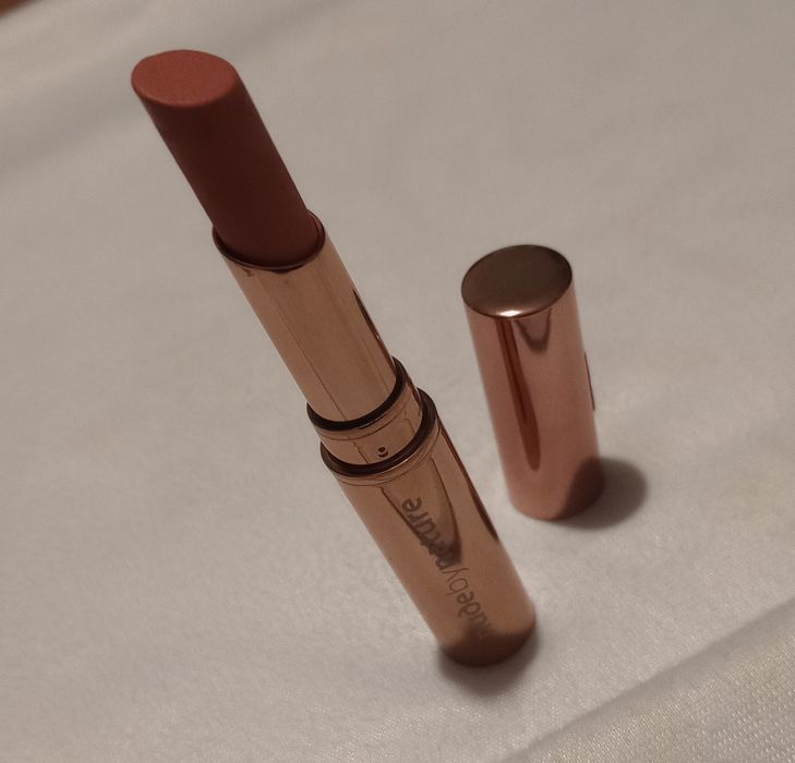 Kremowa matowa pomadka do ust nude by nature odcień 04 Peach