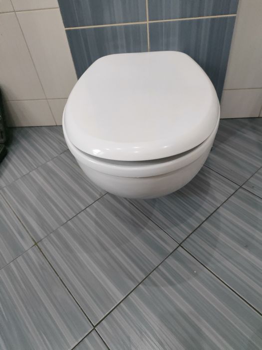Miska WC z deską wolno opadająca