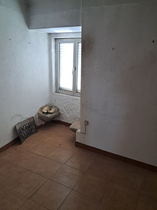 Venda casa T1  com loga