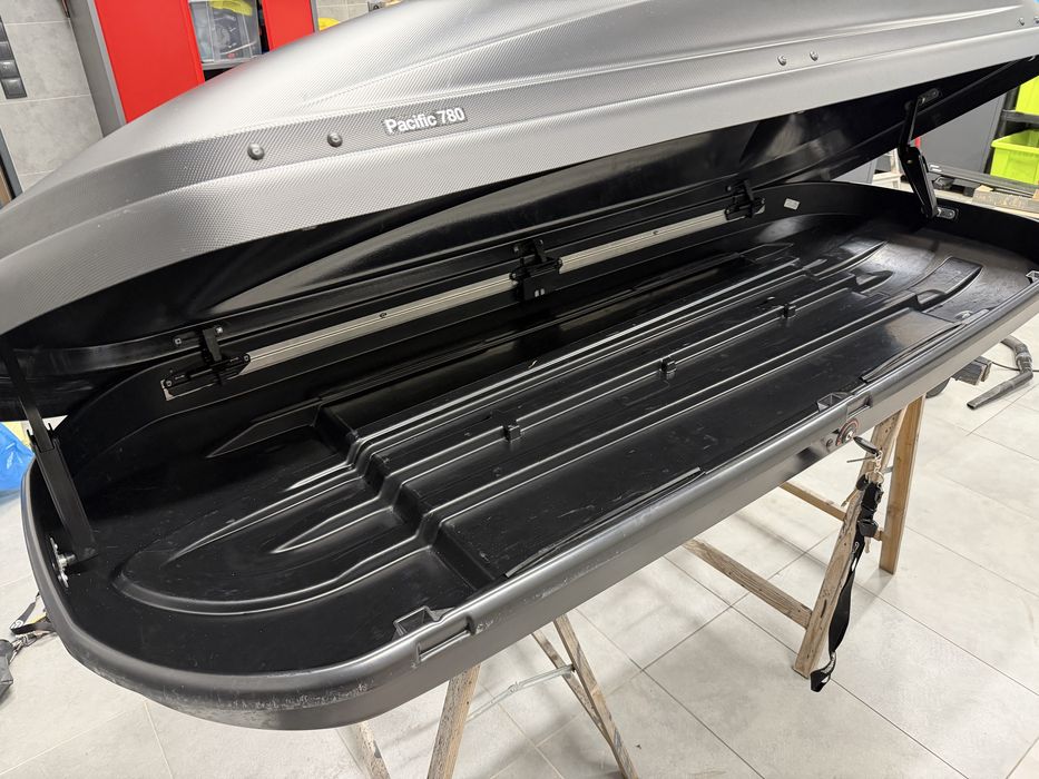 Bagażnik dachowy Box Thule Pacific 780