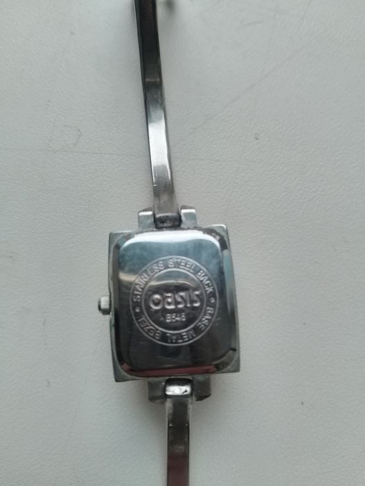 Часы женские oasis