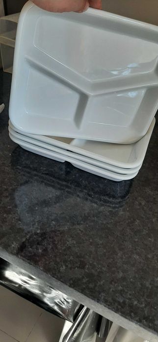 Ceramic plate with compartments442110114257315844