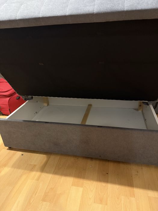 Rozkladana 2 osobowa sofa