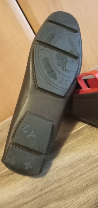 Товары для отдыха и прогулок. BALLY женские 38 р/р.