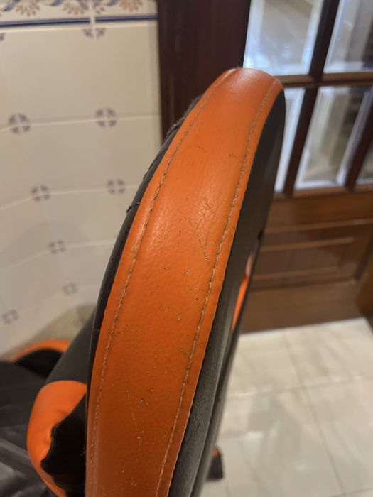 Cadeira gaming laranja