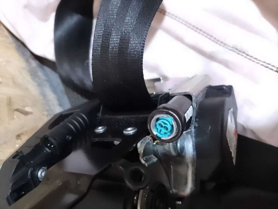 Ремені подушки безпеки відновлення ремонт