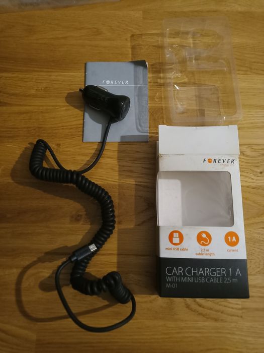 Ładowarka samochodowa do telefonów