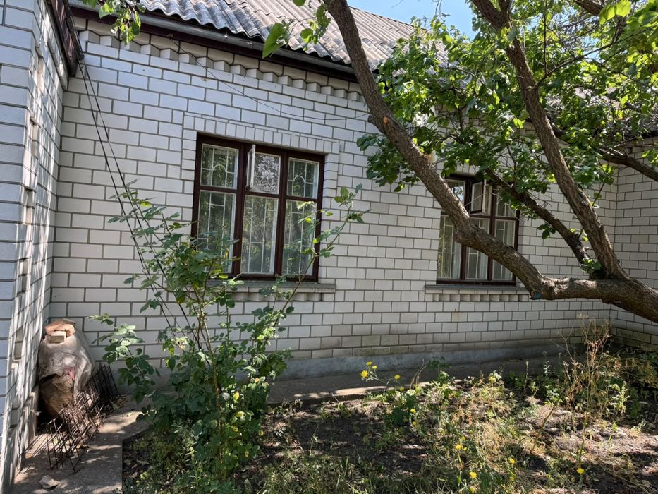 Продам будинок в центрі міста