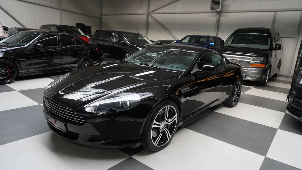 Aston Martin DB9