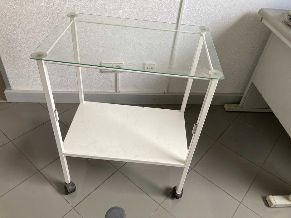 conjunto de equipamento de consultório médico