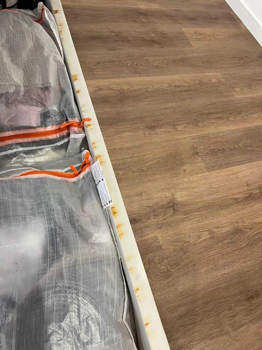 Cama de solteiro do Ikea raridade com báu + Colchão com capa protetora