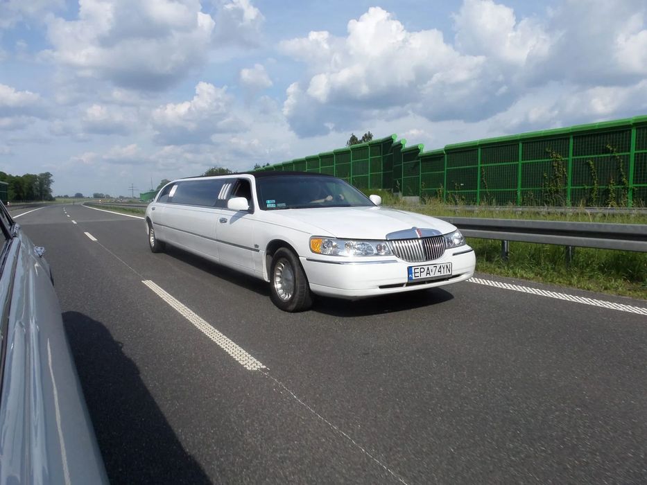 Lincoln Town Car Limuzyna 9 metrów, 120, 9 osób, biznes WWW osobowa