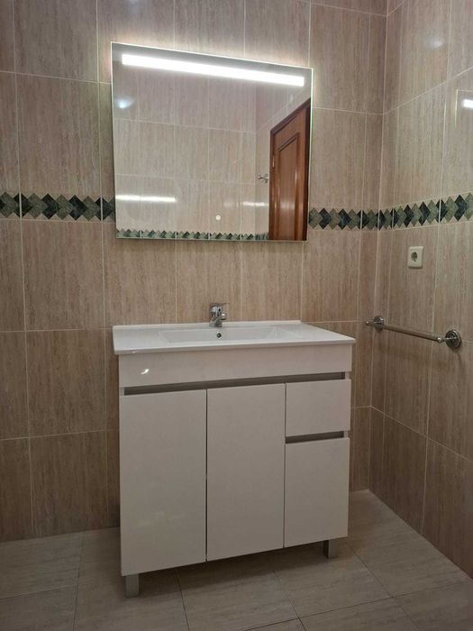 Apartamnto T2 , com lugar de garagem em Rio Tinto
