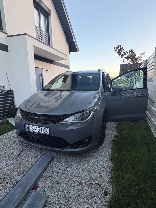 Chrysler Pacifica