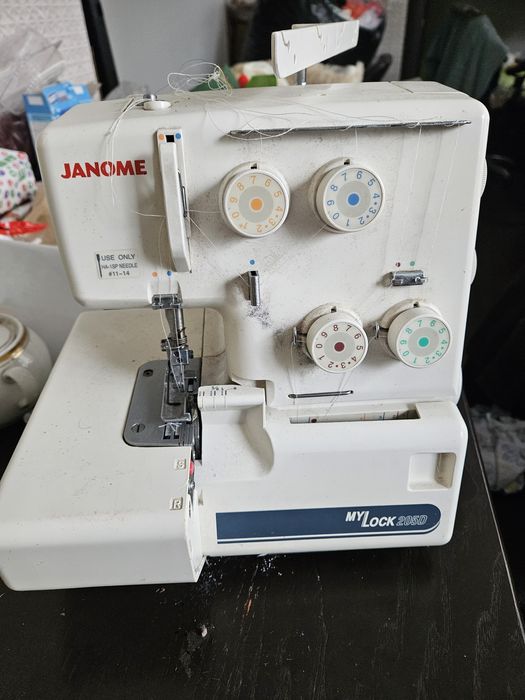 Оверлок janome 205D