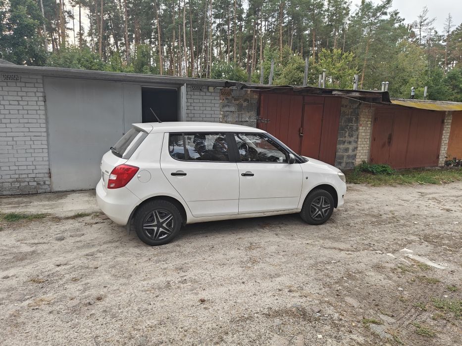 Срочно!Шкода Фабия ,автомобиль в хорошем состоянии