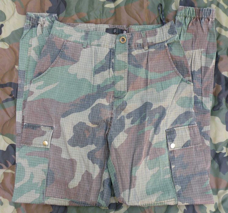 Spodnie joggery woodland MISSGUIDED
