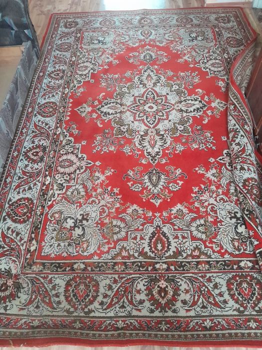 Продам ковёр 3/2м. 1700гр