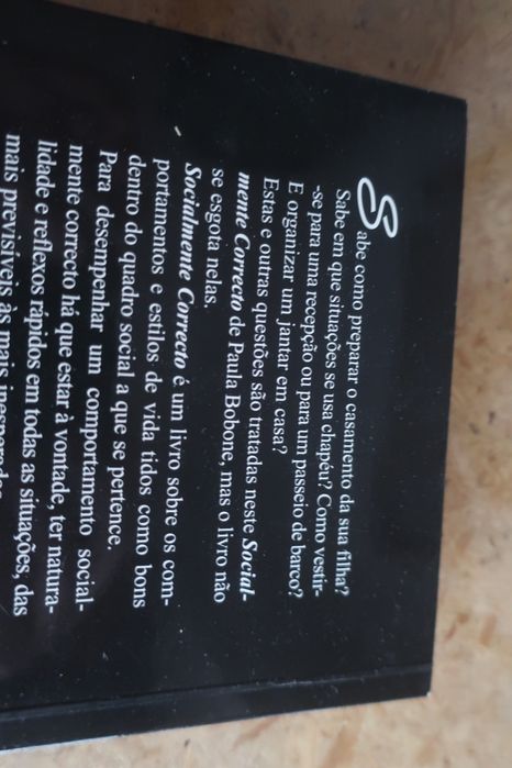 Socialmente correcto - Paula Bobone