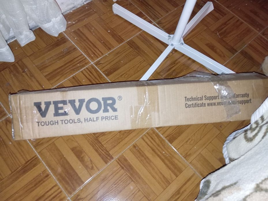 Projection Screen458972043832217602