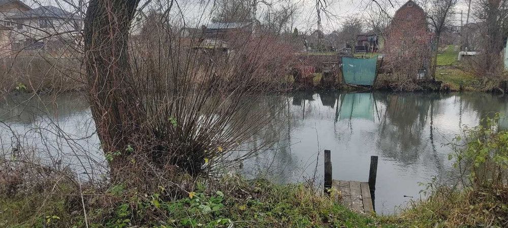 СРОЧНО!Дача в городе. Груба.Свет.Вода.Прописка.Рядом жилые Дома.+Озеро