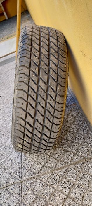 Jante com peneu novo