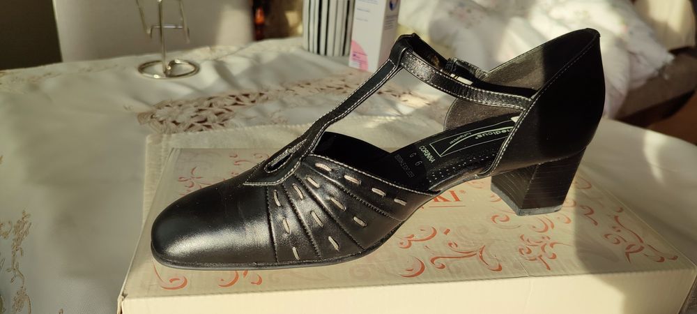 Buty DAMSKIE  letnie NOWE