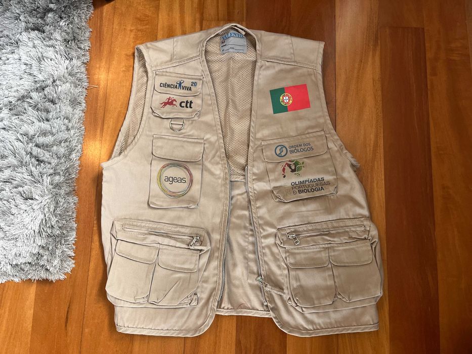 Colete com vários bolsos