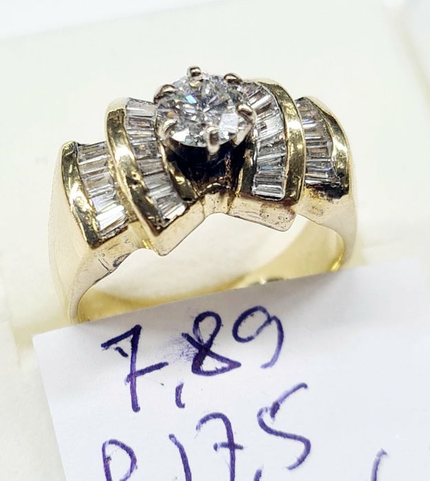 Продам золотые кольца с бриллиантами