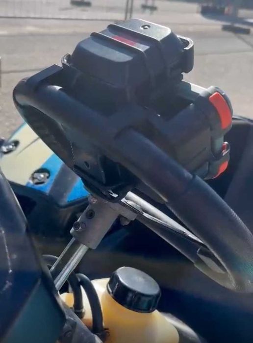 Suporte telemóvel e Racebox mini para volante de kart c/kit Sodi/Birel