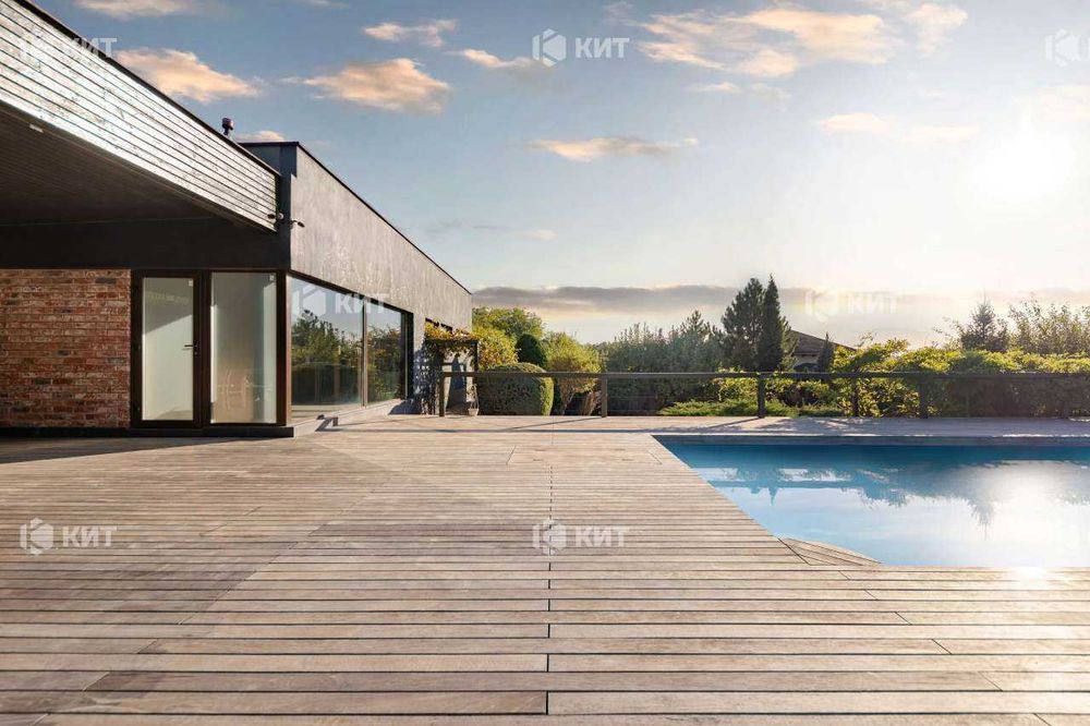 Будинок з басейном,Флоринка, Поряд Олексіївка ( Алексеевка ) 130140