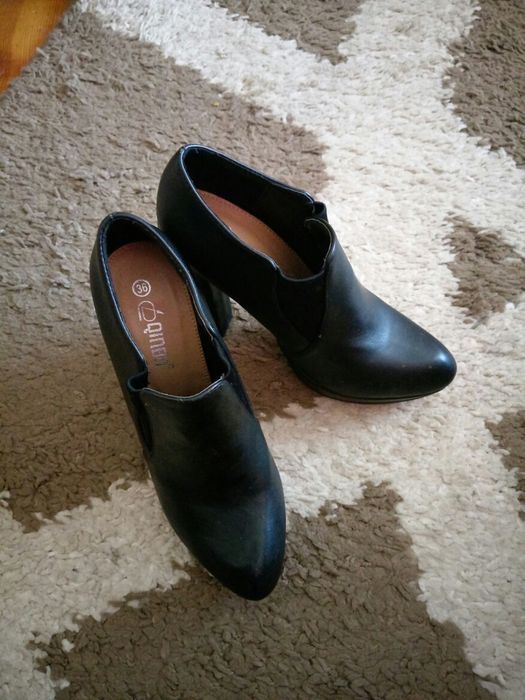 Buty qinba,obcas