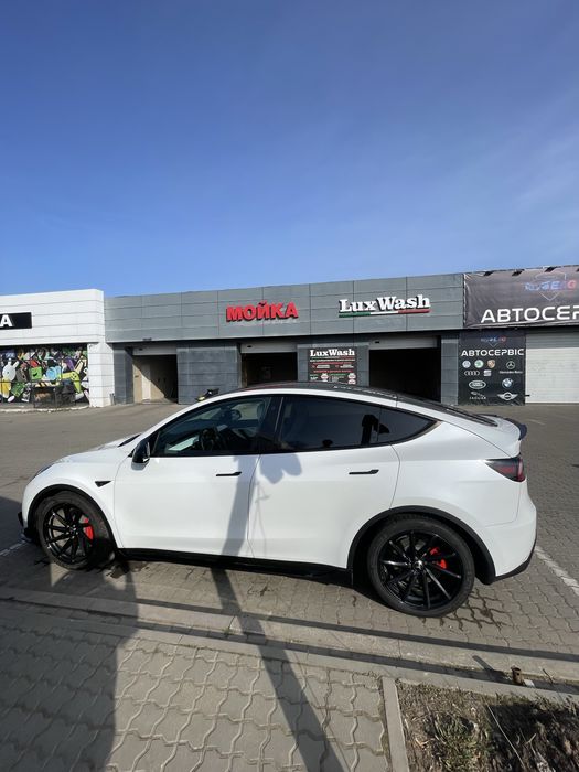 Tesla Model Y 2021