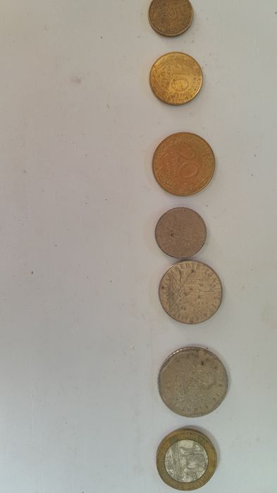 moedas de  pesetas, francos