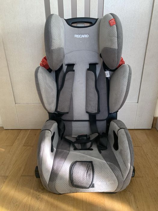Дитяче автокрісло RECARO Young Sport