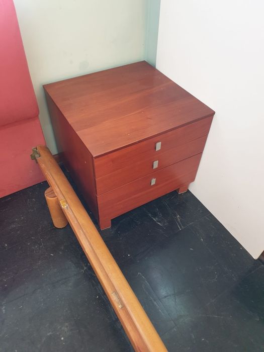 Cama de casal de cerejeira