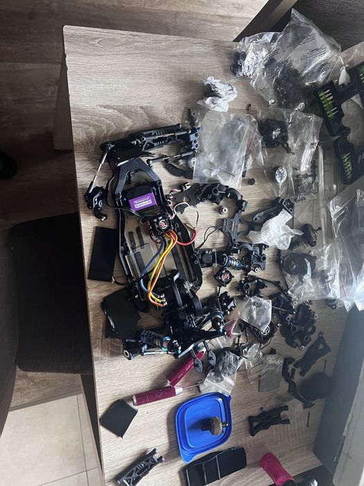 Model Rc samochód Team associated b 6.1 częsci