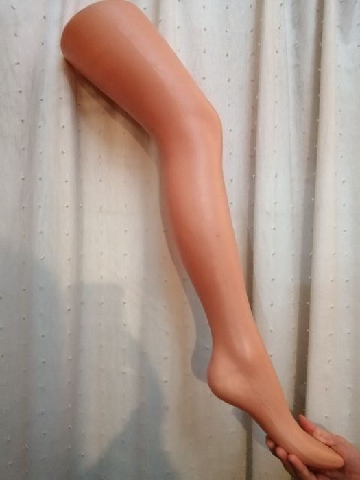 Expositor. Perna para exposição de meias e collant