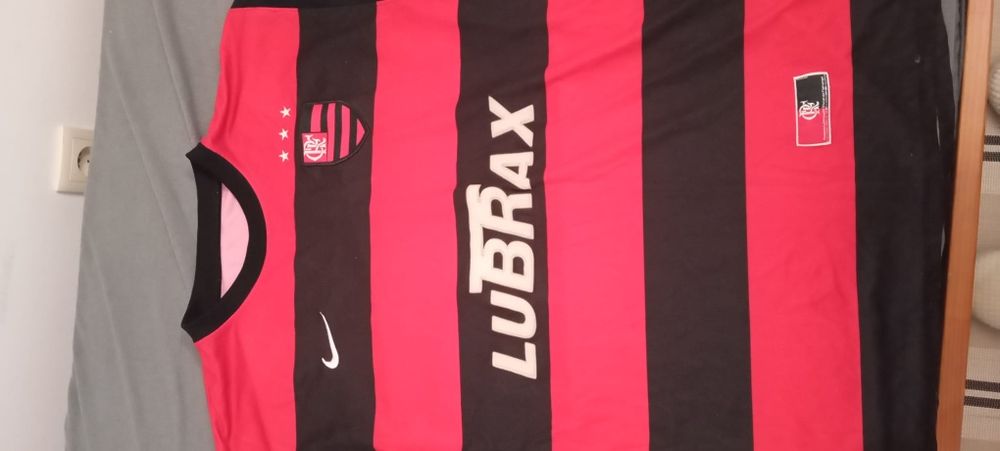 Camisolas de time 10€ cada/botas 45€