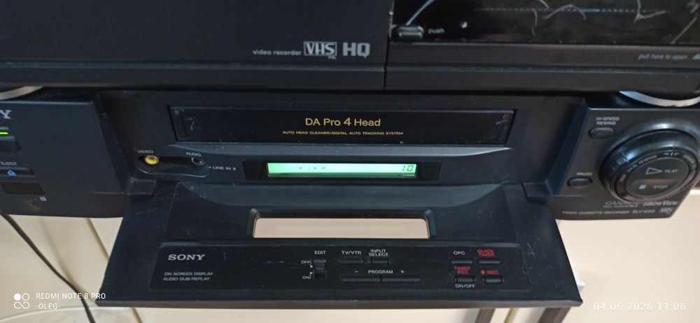 Продам два відеомагнітофони формату VHS