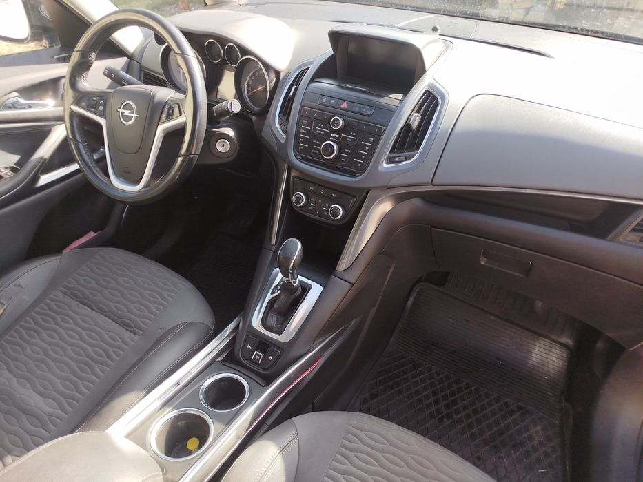Opel Zafira 2.0 CDTi Cosmo 2012 rok automat  garażowany  7 miejsc