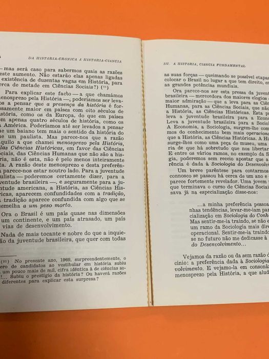 Da História Crónica à História-Ciência de Joaquim Barradas de Carvalho