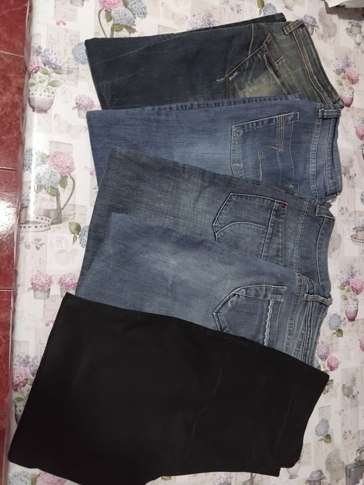 Leva 6 e paga cinco pares calças ganga mulher