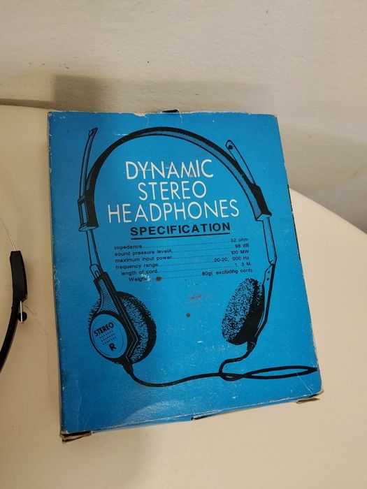 Zestaw Walkman Sharp plus słuchawki sprawny