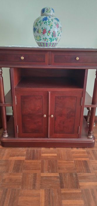 Móvel mogno gavetas+portas  prateleiras laterais