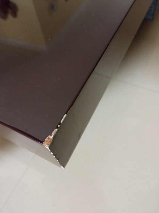 Mesa de centro quadrada rotativa usada