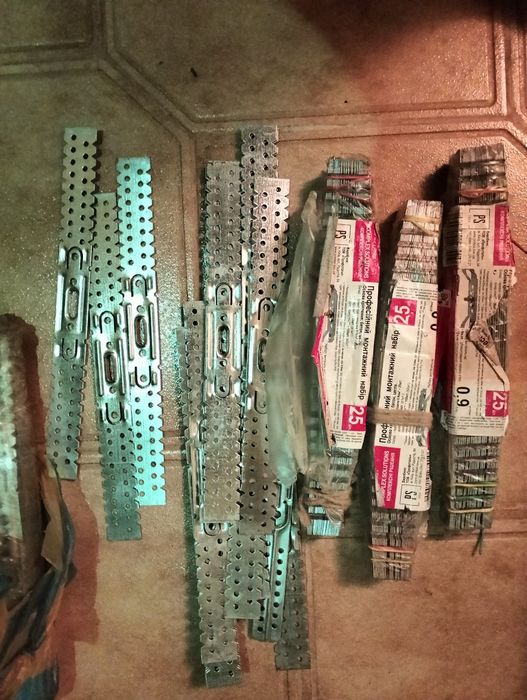 Подвес прямой  " П"для гипсокартона толщина 0.9 крепежа гипсокартона.